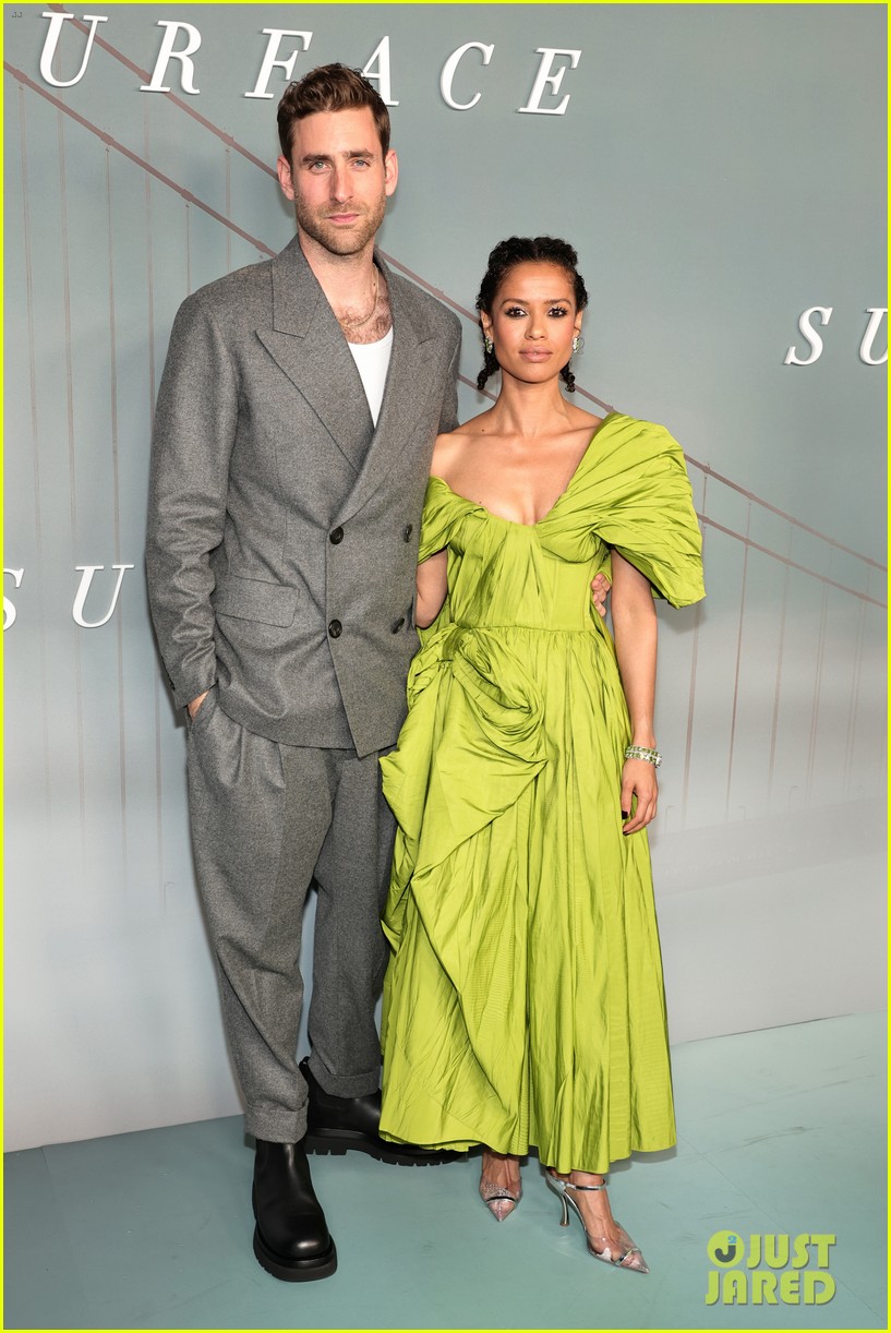 Reese Witherspoon & Gugu MbathaRaw Have a 'Morning Show' Reunion at(02)