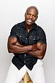 terry crews rips shirt off tales walking dead comic con panel 37