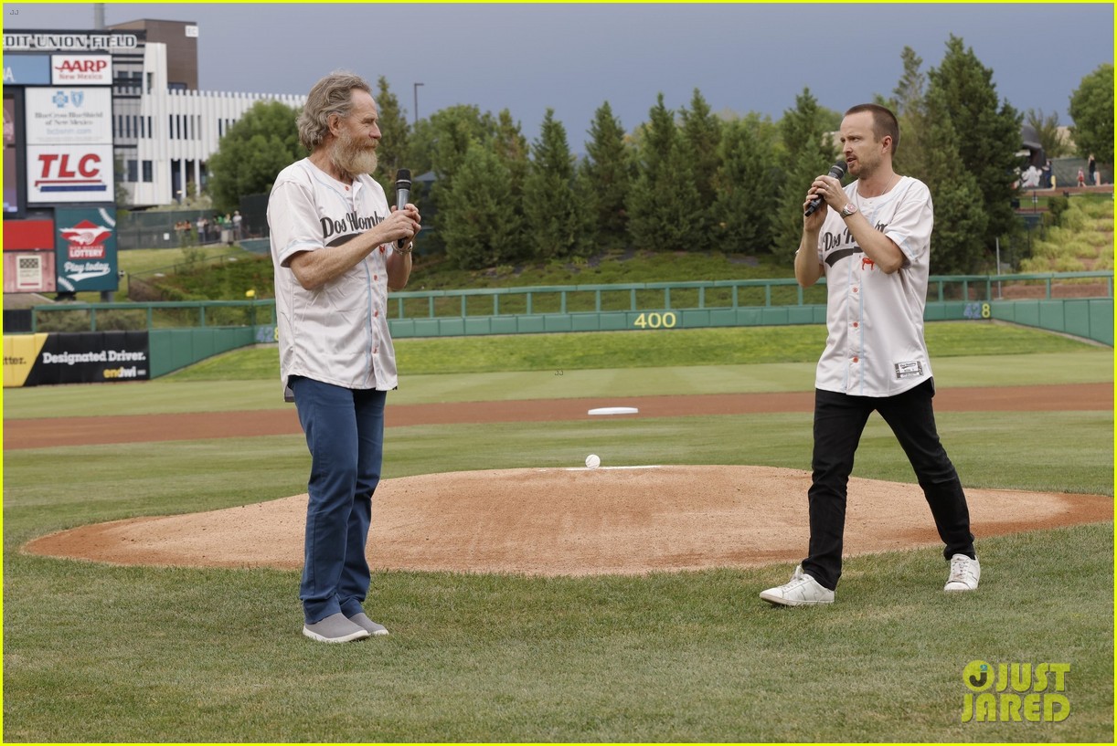 bryan cranston aaron paul dos hombres charity game 264797303
