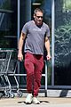david duchovny parking lot outfit change 03