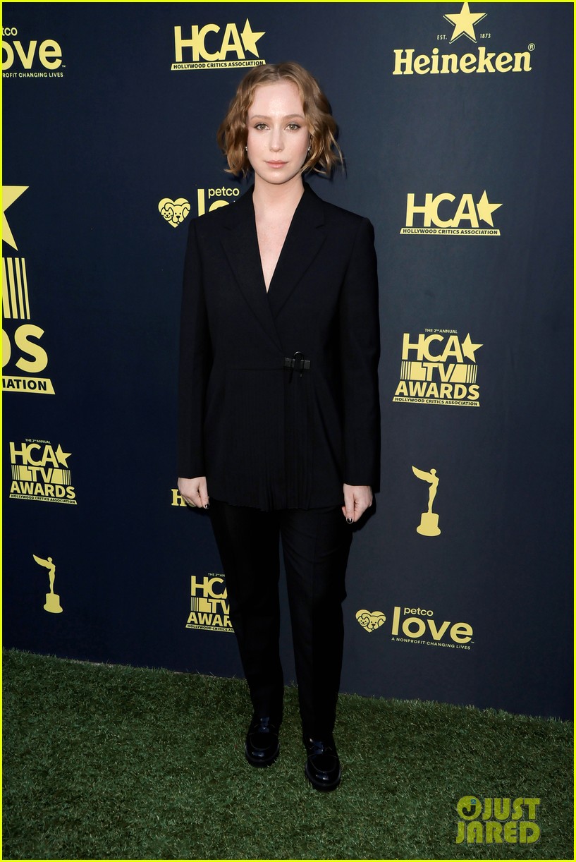 brett goldstein hannah einbinder hca tv awards 034802285