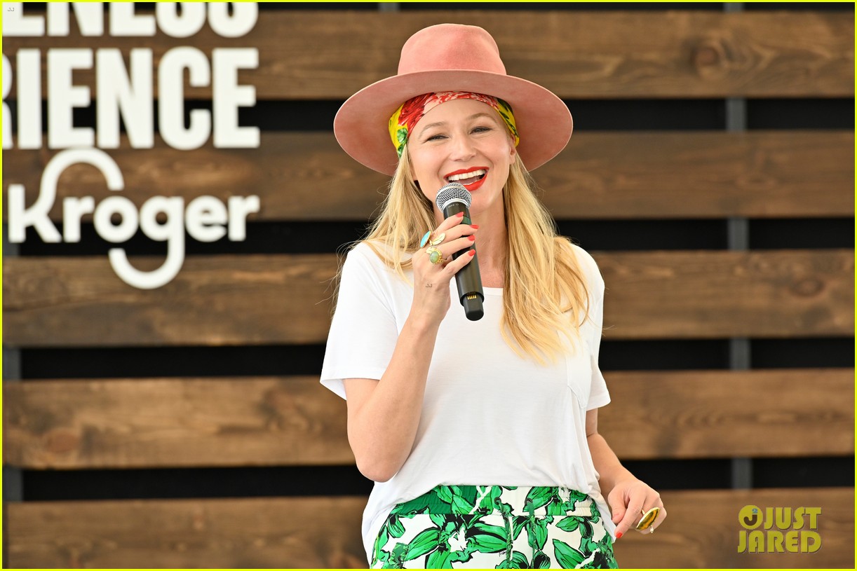 Jewel Reveals Tour Bus Caught on Fire During 'OffDay' Photo 4799489