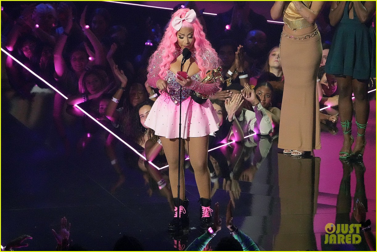 Nicki Minaj Advocates for Mental Health in Vanguard Award Acceptance