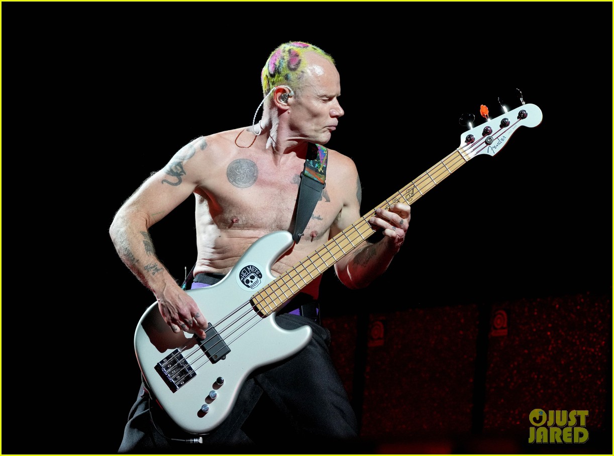 Red Hot Chili Peppers' Set List for Summer 2022 Tour Revealed! Photo