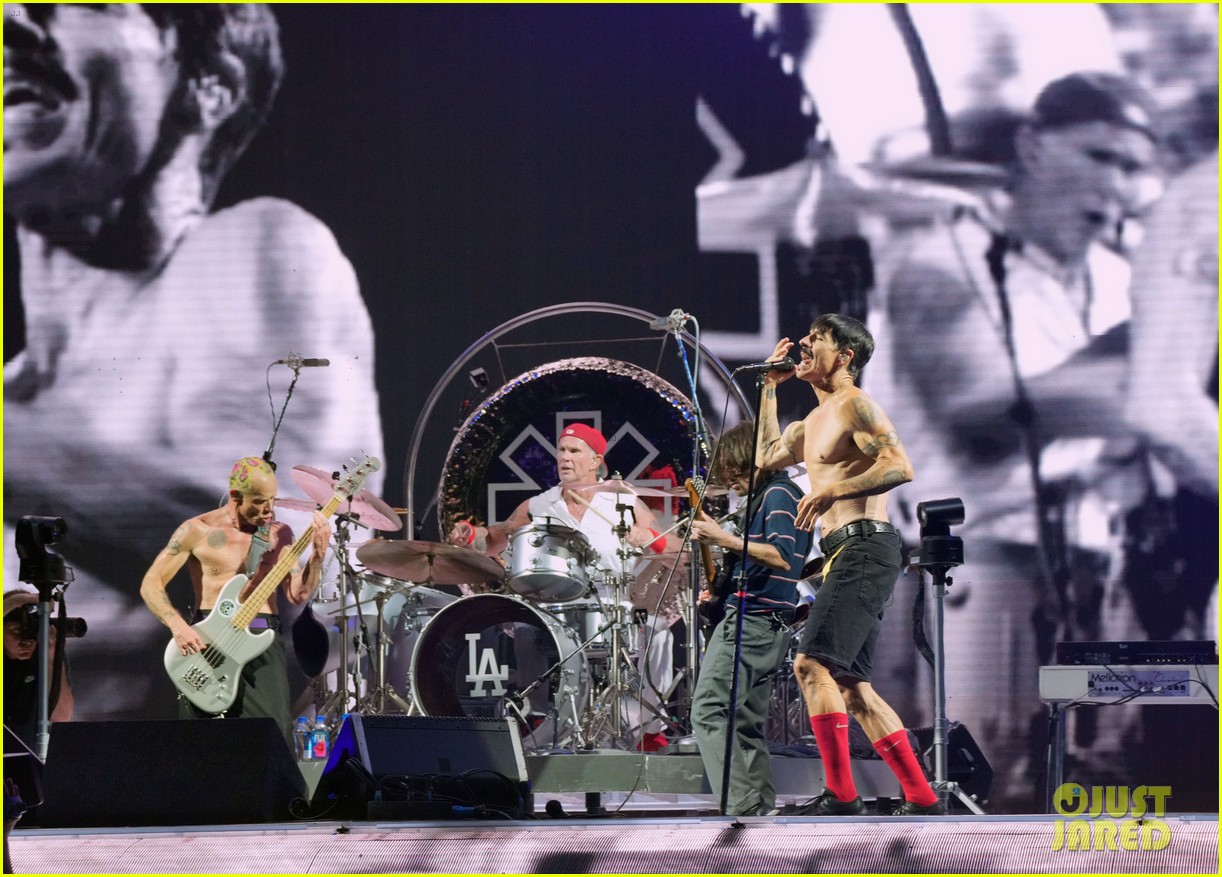 red hot chili peppers tour 444798228