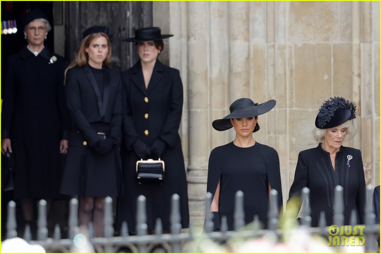 princess beatrice eugenie louise windsor qeii funeral images 124822942