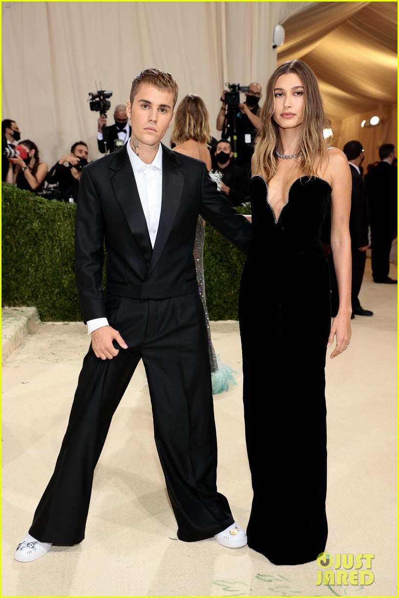 hailey bieber cry moment met gala 124829279