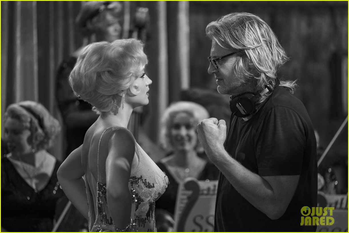 blonde director speaks about ending marilyn death theory 01