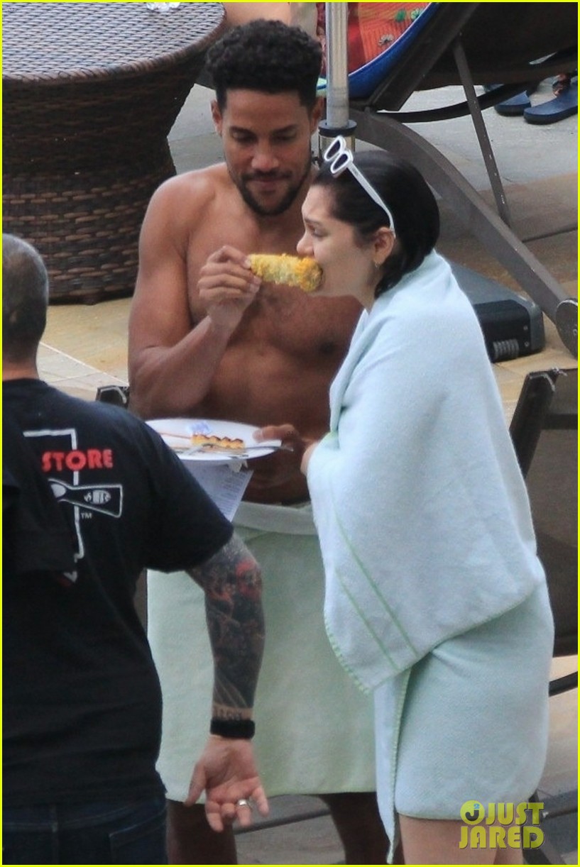 jessie j vacations with chanan colman vacation in rio 274814174