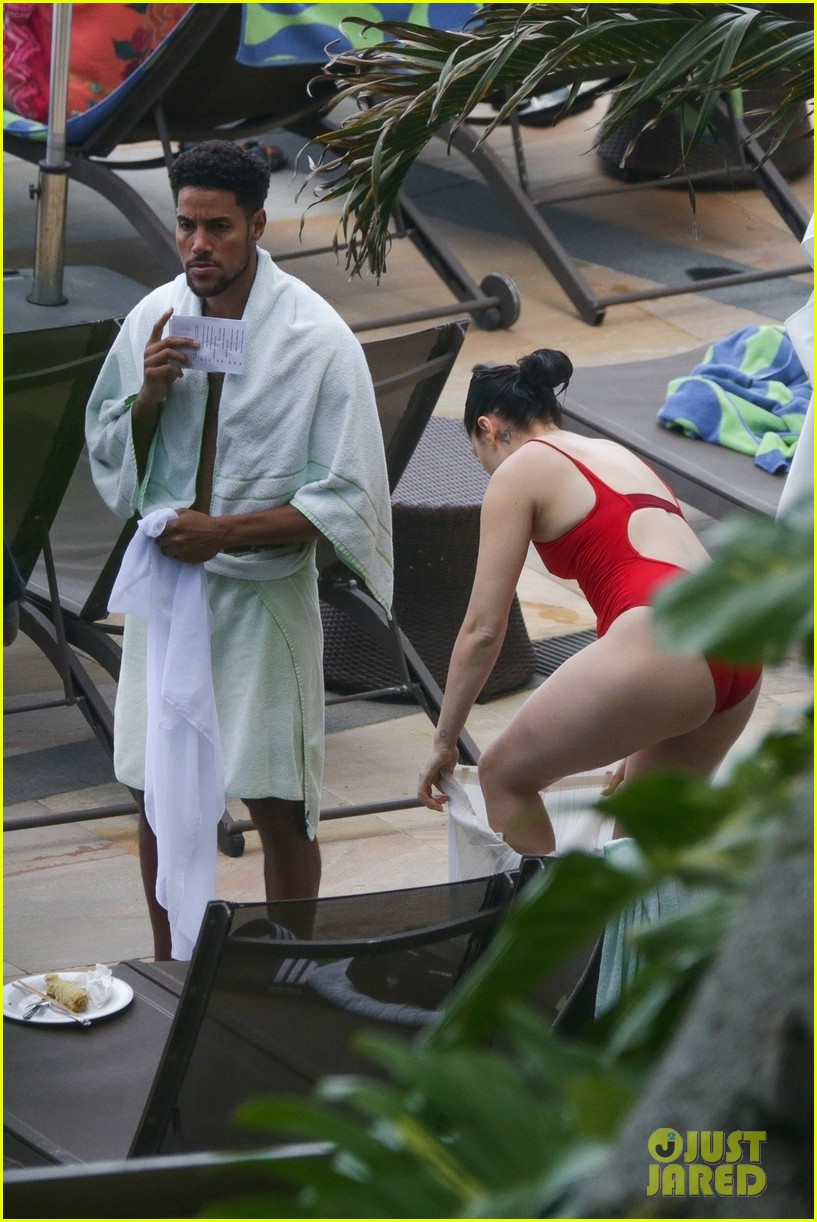 jessie j vacations with chanan colman vacation in rio 474814194