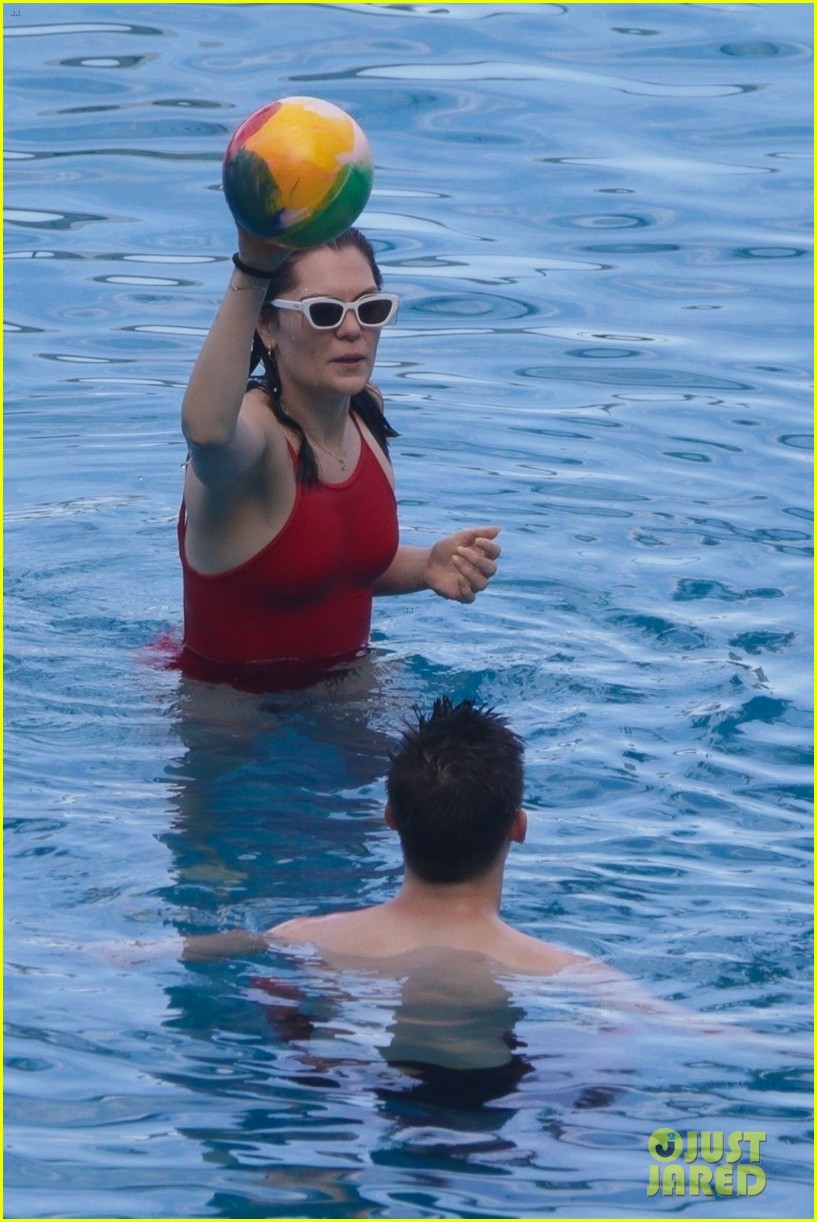 jessie j vacations with chanan colman vacation in rio 774814224