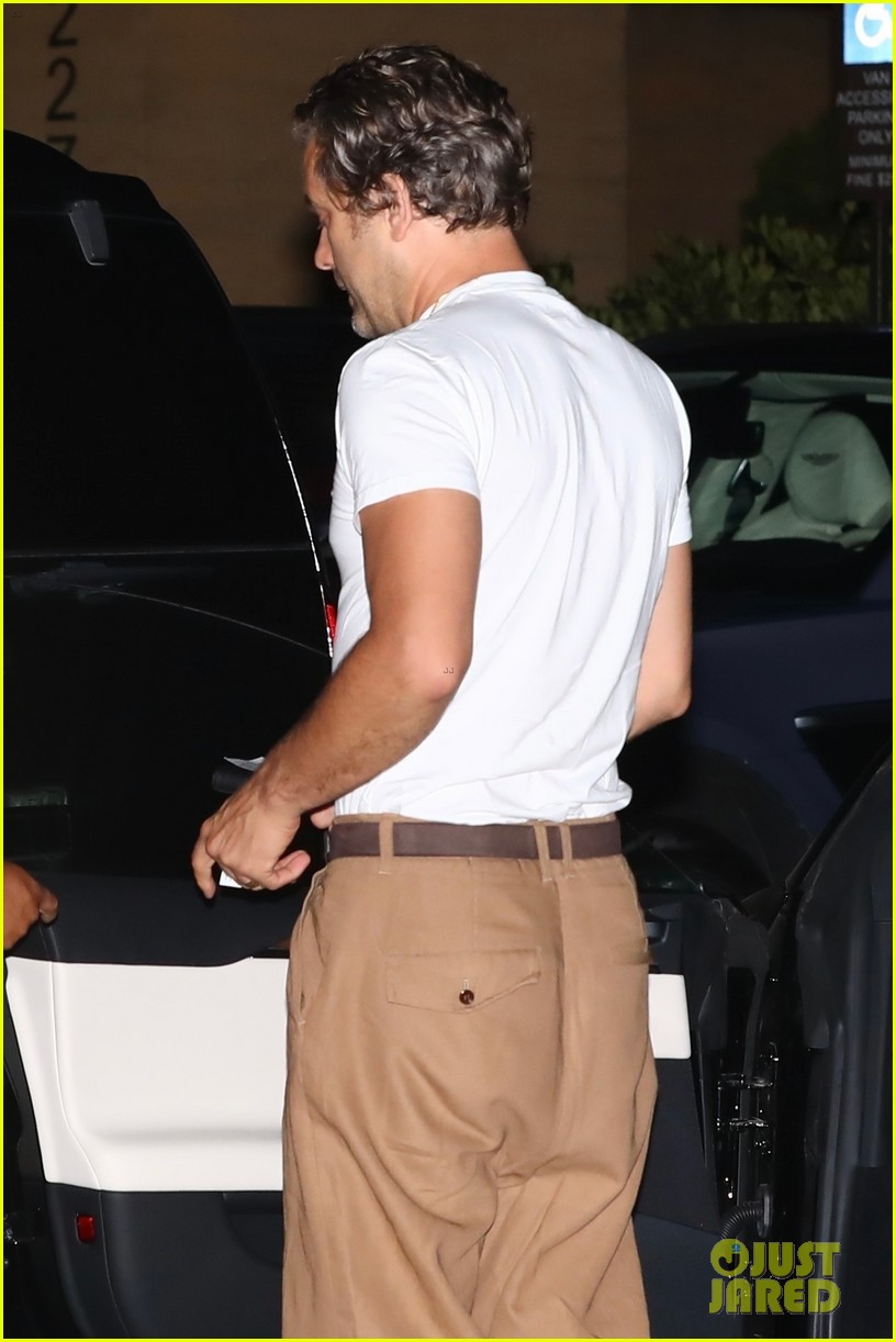 Joshua Jackson & Jodie TurnerSmith Hold Hands on Date Night in Malibu