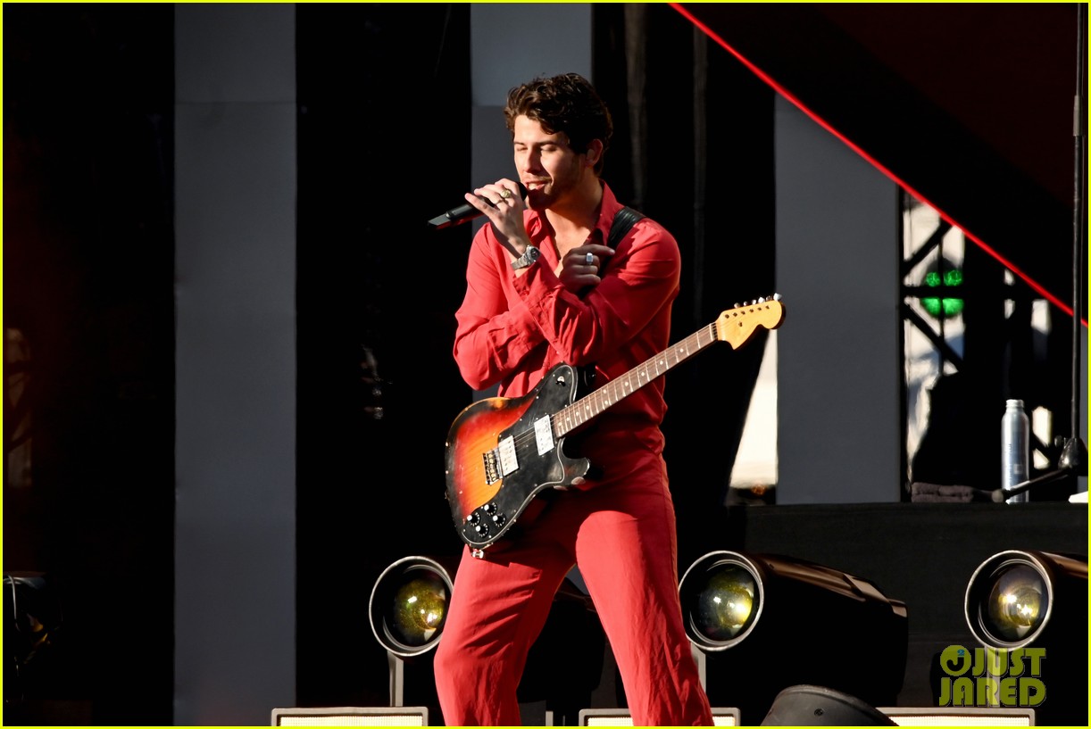 Nick, Joe, & Kevin Jonas Rock the Stage at Global Citizen Festival 2022 with Host Priyanka
