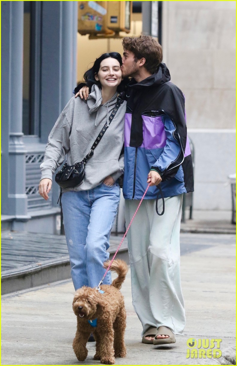 Meadow Walker & Husband Louis ThorntonAllan Look So In Love During Walk Around NYC! Photo