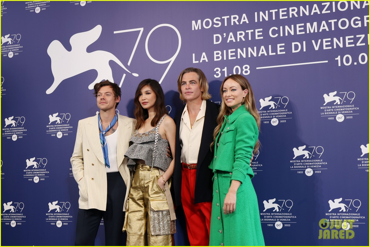 Chris Pine Goes Viral for Zoning Out During 'Don't Worry Darling' Press