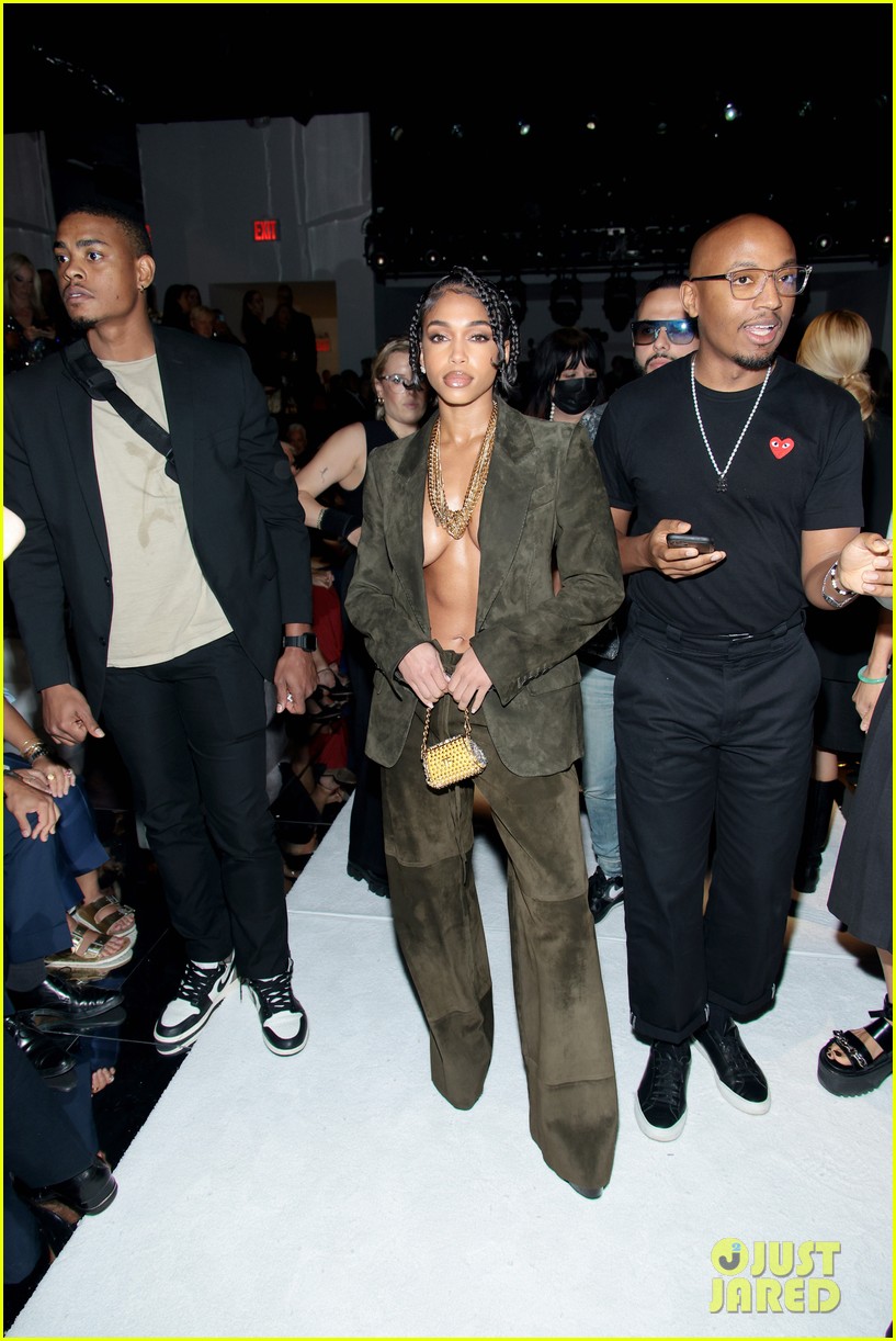 Madonna & Daughter Lourdes Leon Close Out NYFW at Tom Ford Fashion Show(02)