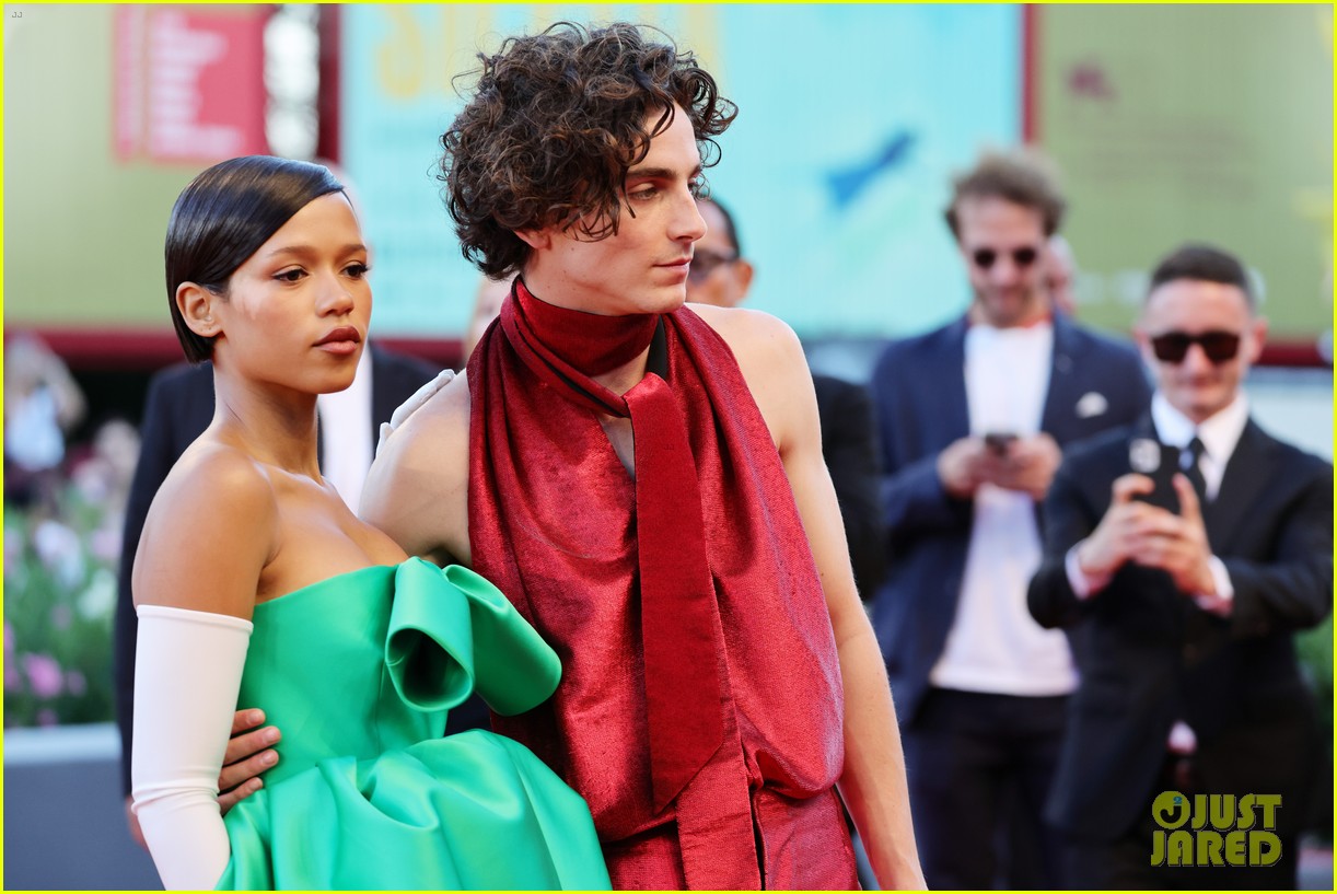 timothee chalamet taylor russell bones and all venice premiere 52