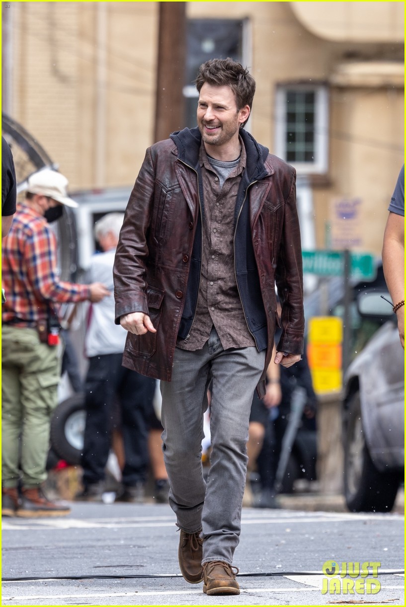 Chris Evans Gets Ready for Work on 'Red One' Set: Photo 4837805, Chris  Evans, Red One Photos