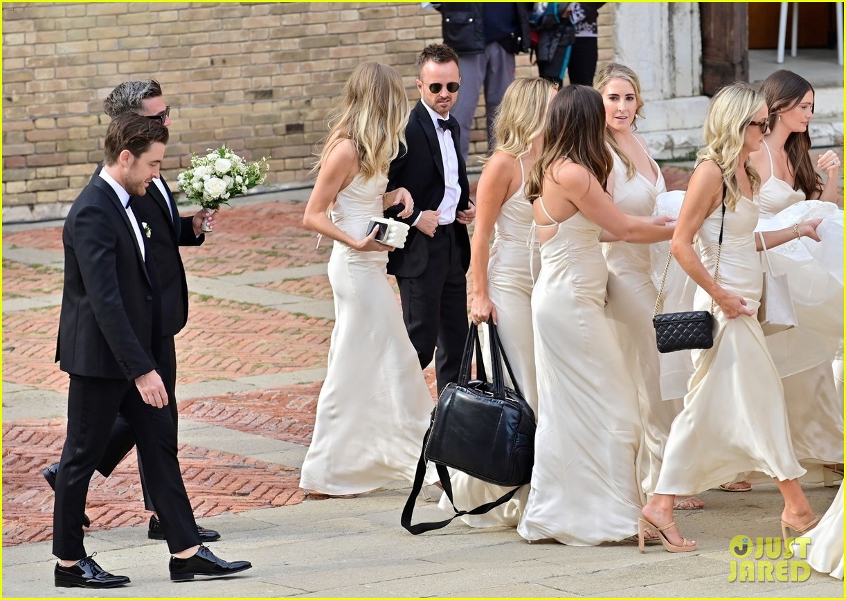 Julianne Hough, Aaron Paul, \u0026 Sophia Bush Attend a Friend's Wedding in  Italy - See Photos!: Photo 4833691 | Aaron Paul, Grant Hughes, Julianne  Hough, Lauren Parsekian, Samantha Marquart, Sophia Bush, Thomas, image size:1222x867