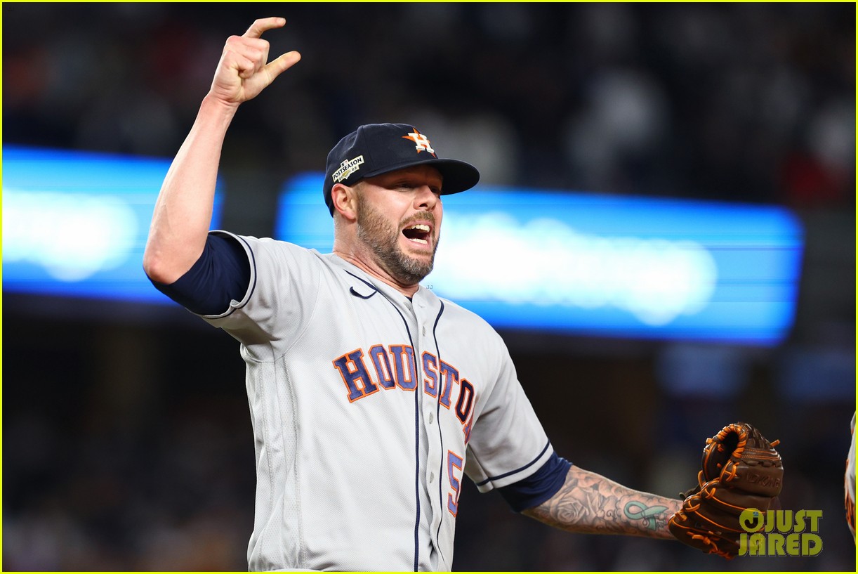 Kate Upton Celebrates Husband Justin Verlander & Houston Astros Heading