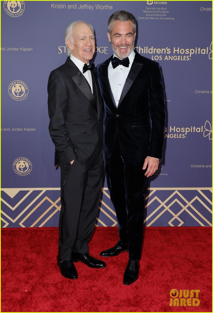 Chris Pine Joins Justin Timberlake & Jessica Biel at Children's