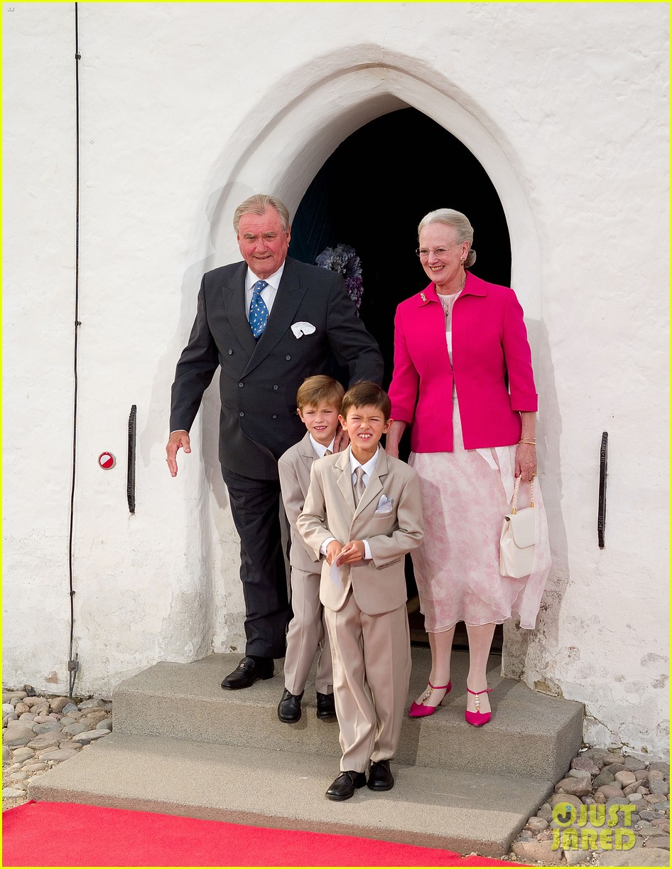 queen margrethe strips grandchildren of royal titles 034831909