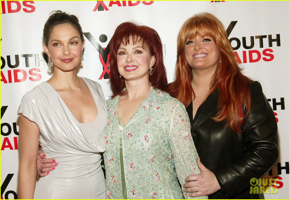 Wynonna Judd Addresses Feud Rumors with Ashley Judd Over Mom Naomi's