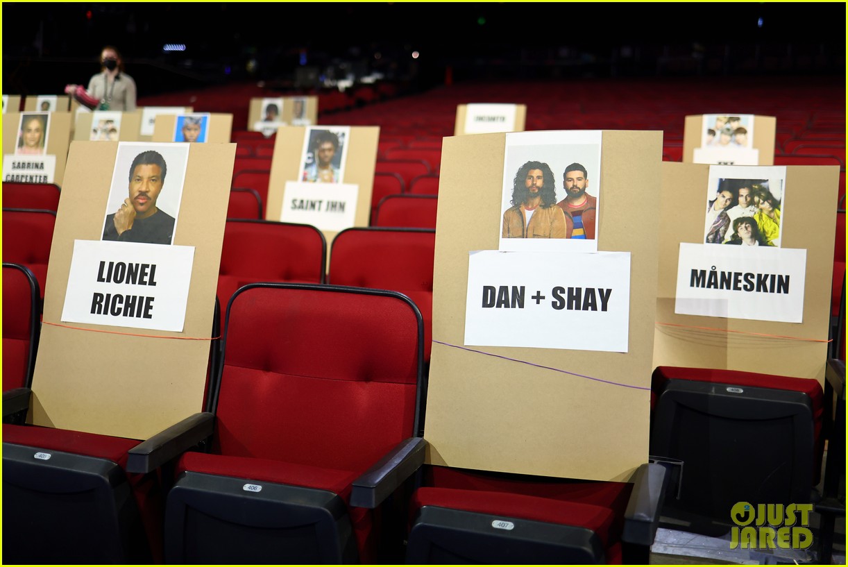 American Music Awards 2022 Seating Chart Revealed See Who's Sitting