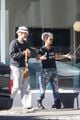 halle berry van hunt hold hands out grocery shopping 03
