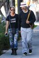 halle berry van hunt hold hands out grocery shopping 08