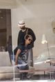 halle berry van hunt hold hands out grocery shopping 33