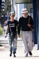 halle berry van hunt hold hands out grocery shopping 46