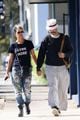 halle berry van hunt hold hands out grocery shopping 50