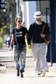 halle berry van hunt hold hands out grocery shopping 51