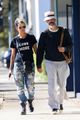 halle berry van hunt hold hands out grocery shopping 53