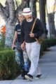 halle berry van hunt hold hands out grocery shopping 56