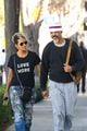 halle berry van hunt hold hands out grocery shopping 65