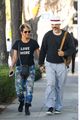 halle berry van hunt hold hands out grocery shopping 66