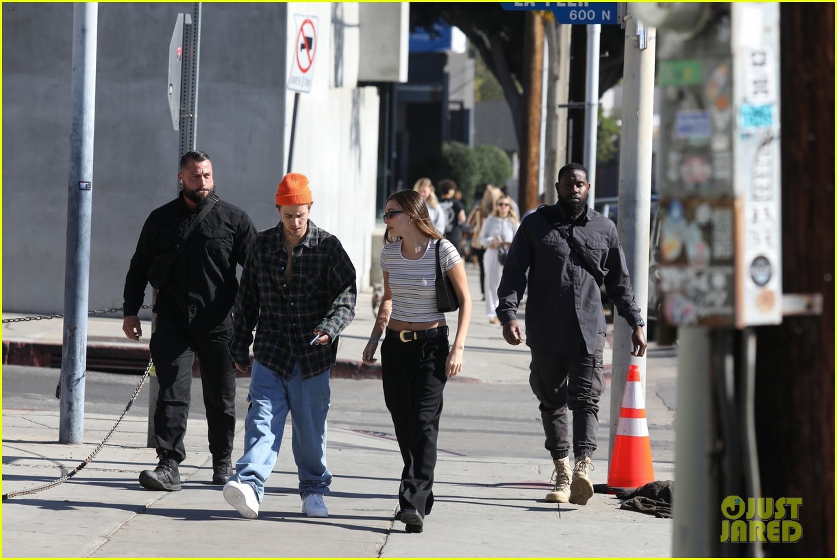 justin bieber hailey bieber grab sushi for lunch in weho 42