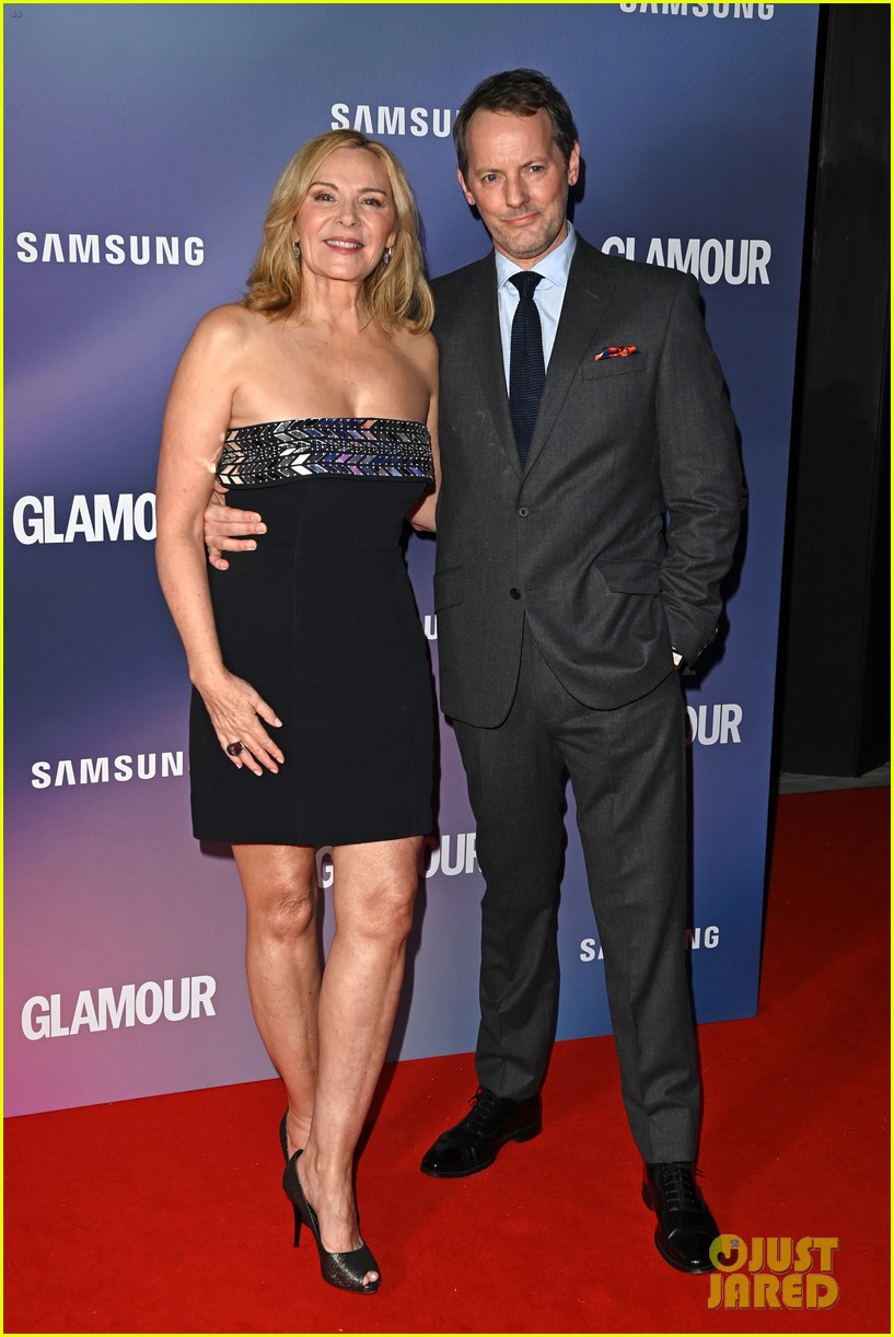 kim cattrall joined by russell thomas at glamour women of the year awards 034852737