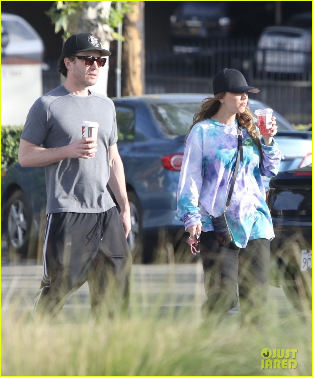 Pregnant Kaley Cuoco Cradles Baby Bump While Grocery Shopping with