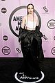 dove cameron shows off graphic nail art 2022 american music awards 01