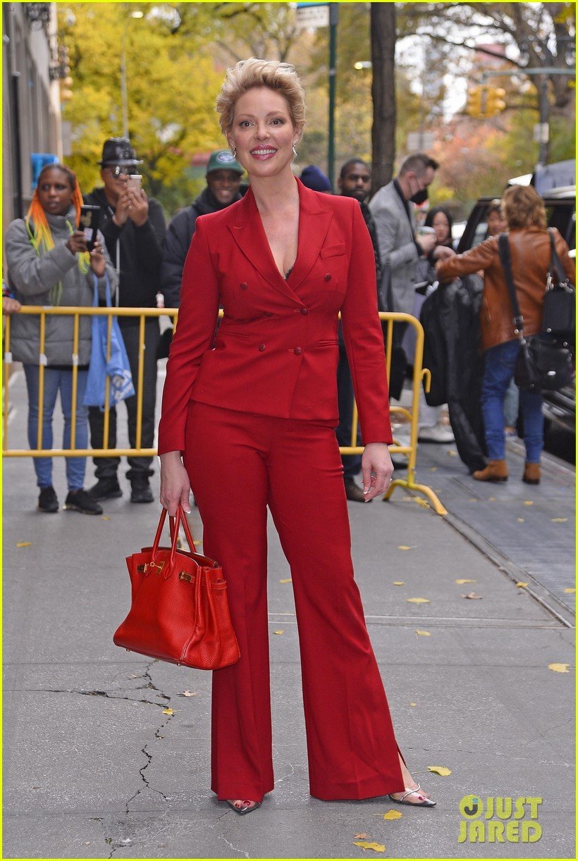 Katherine Heigl Teases 'Firefly Lane's Final Season & Talks 'Juicy(02)