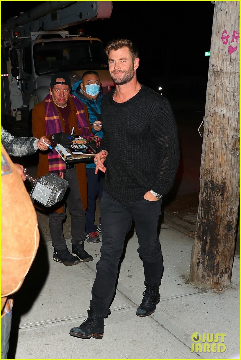 Chris Hemsworth & Elsa Pataky Double Date With Matt Damon & Luciana(02)