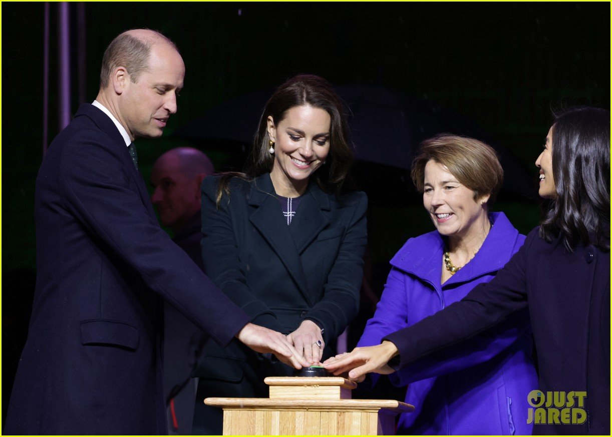 Prince William & Kate Middleton Arrive In Boston Ahead of Earthshot