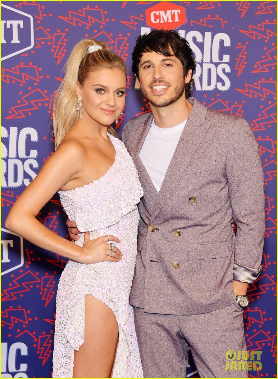Kelsea Ballerini & Evans Agree To Divorce Settlement Three