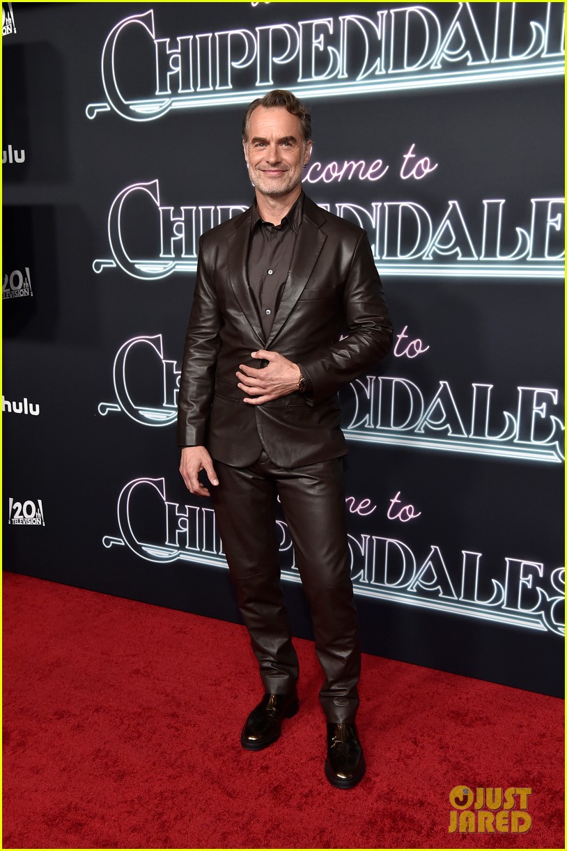 kumail nanjiani emily v gordon attend welcome to chippendales premiere 234857126