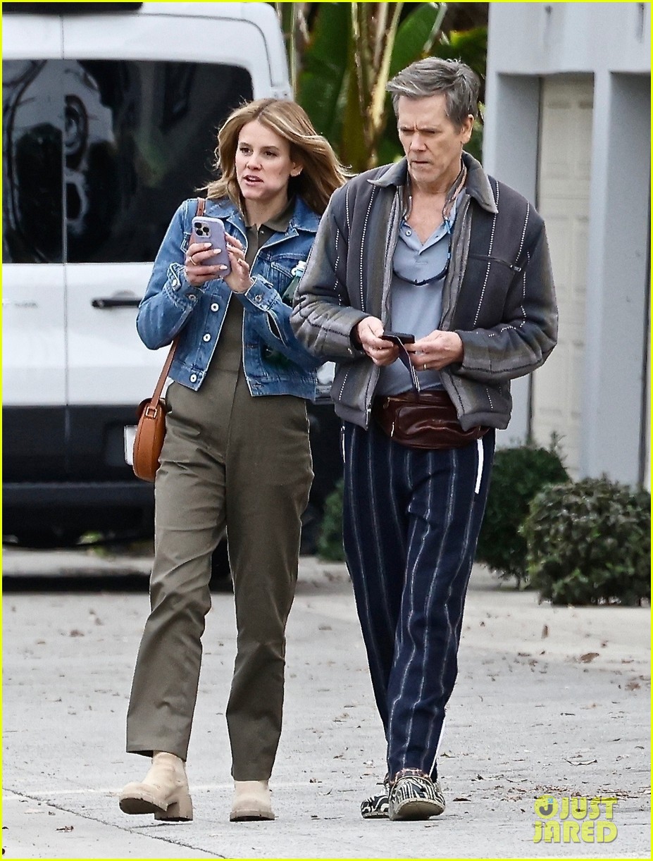 kevin bacon spotted with sosie bacon on set of new project 044874287