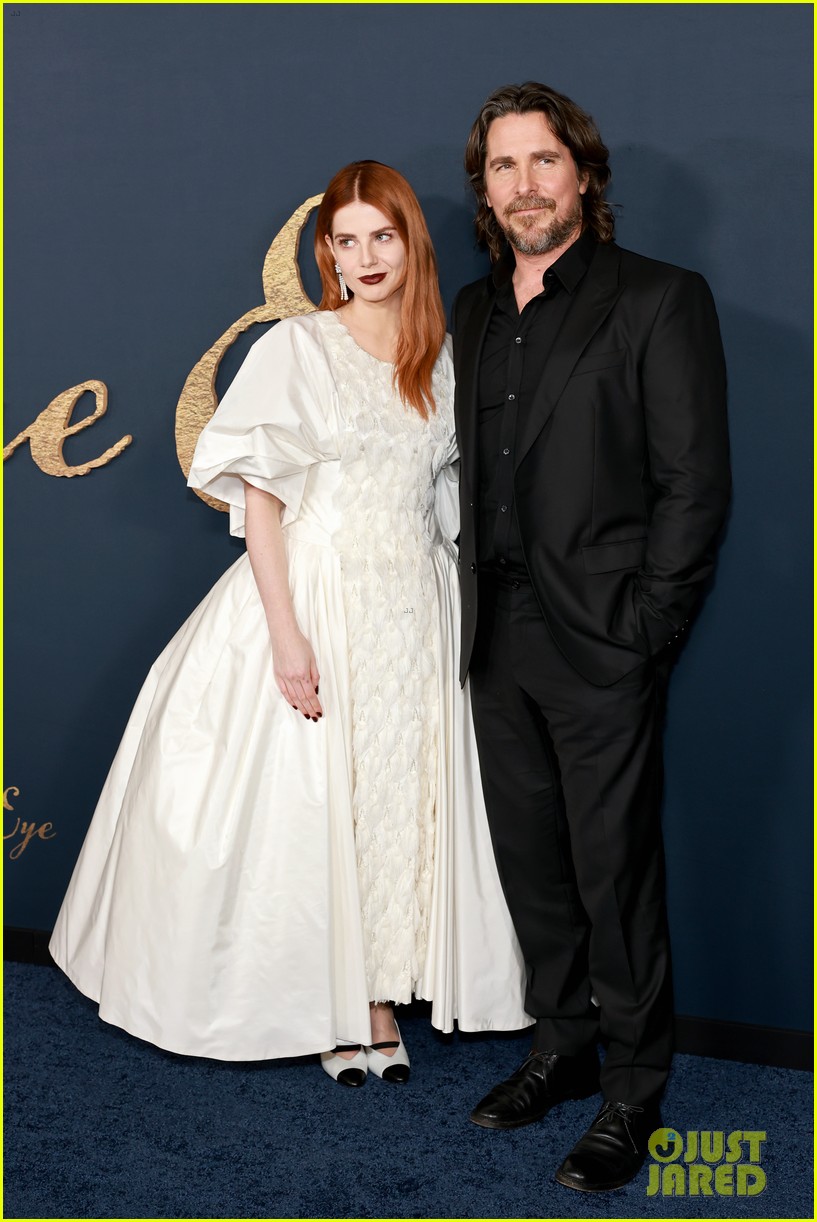 lucy boynton red hair at the pale blue eye premiere 014872113