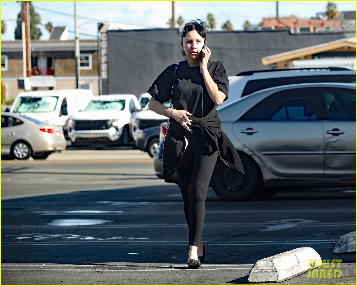 Amanda Bynes Spotted With Shorter & Edgier Haircut in New Photos: Photo
